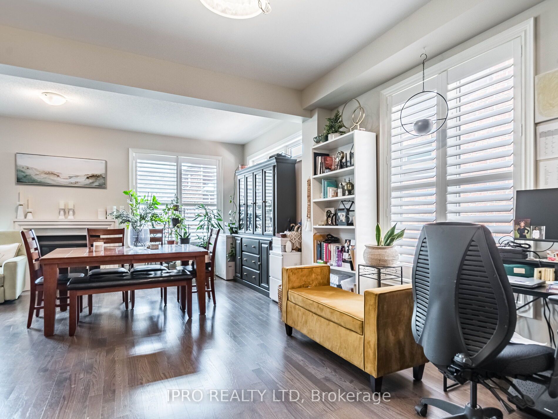 19 Little Britain Cres