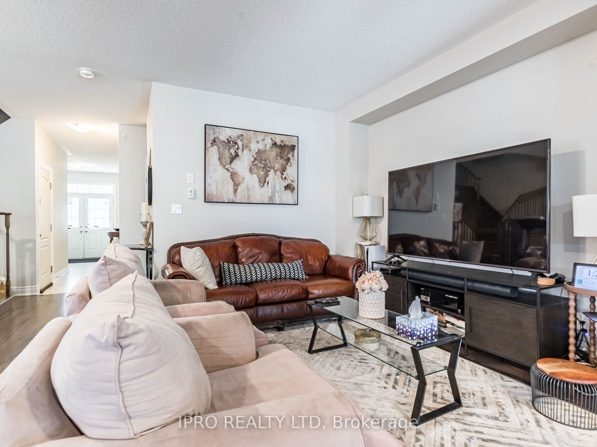 19 Little Britain Cres