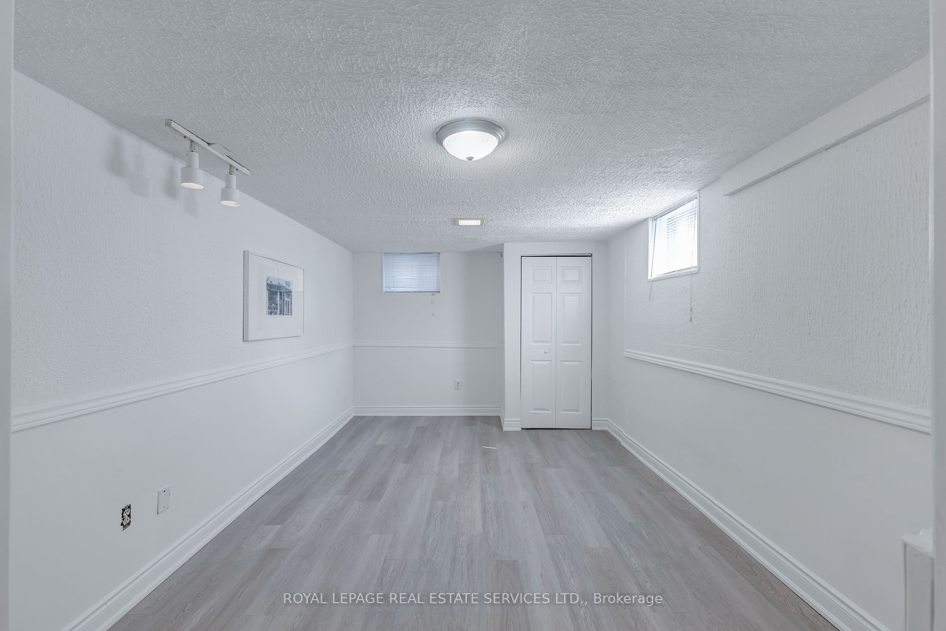98 Delroy Dr