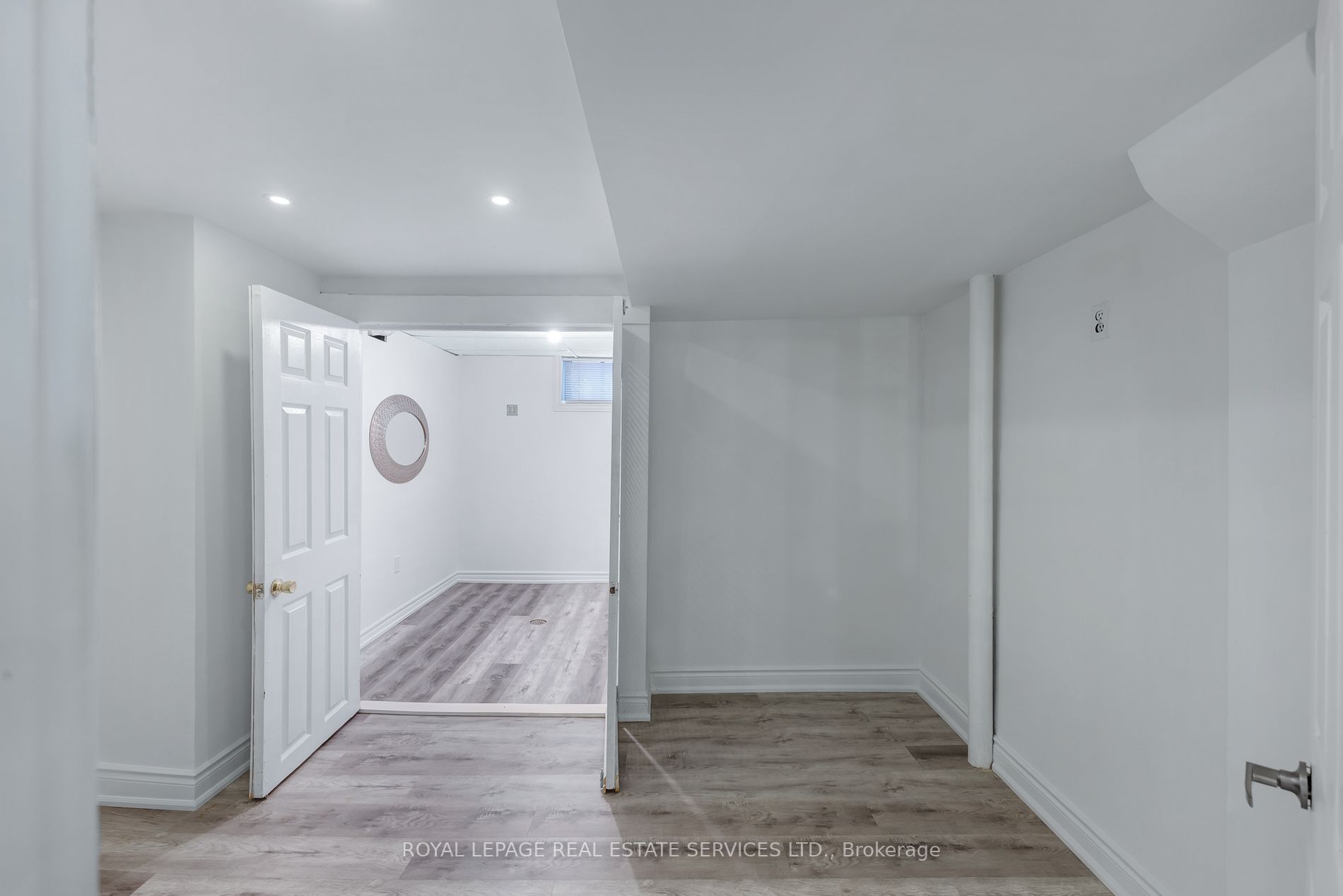 98 Delroy Dr