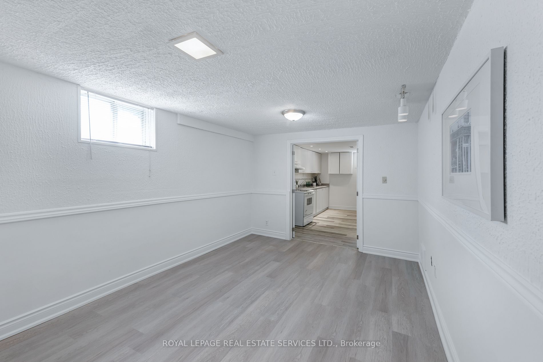 98 Delroy Dr
