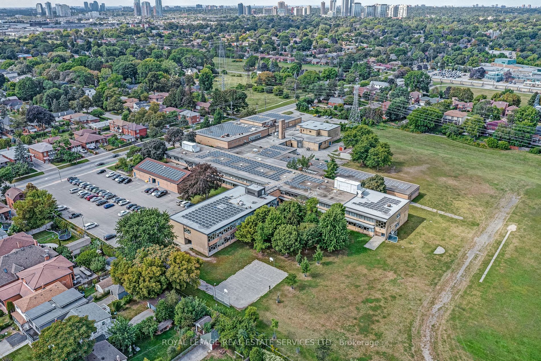 98 Delroy Dr