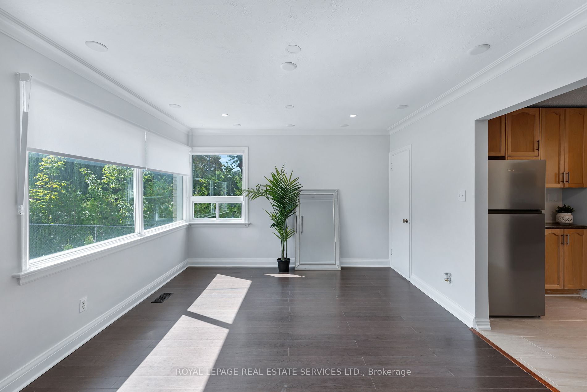 98 Delroy Dr
