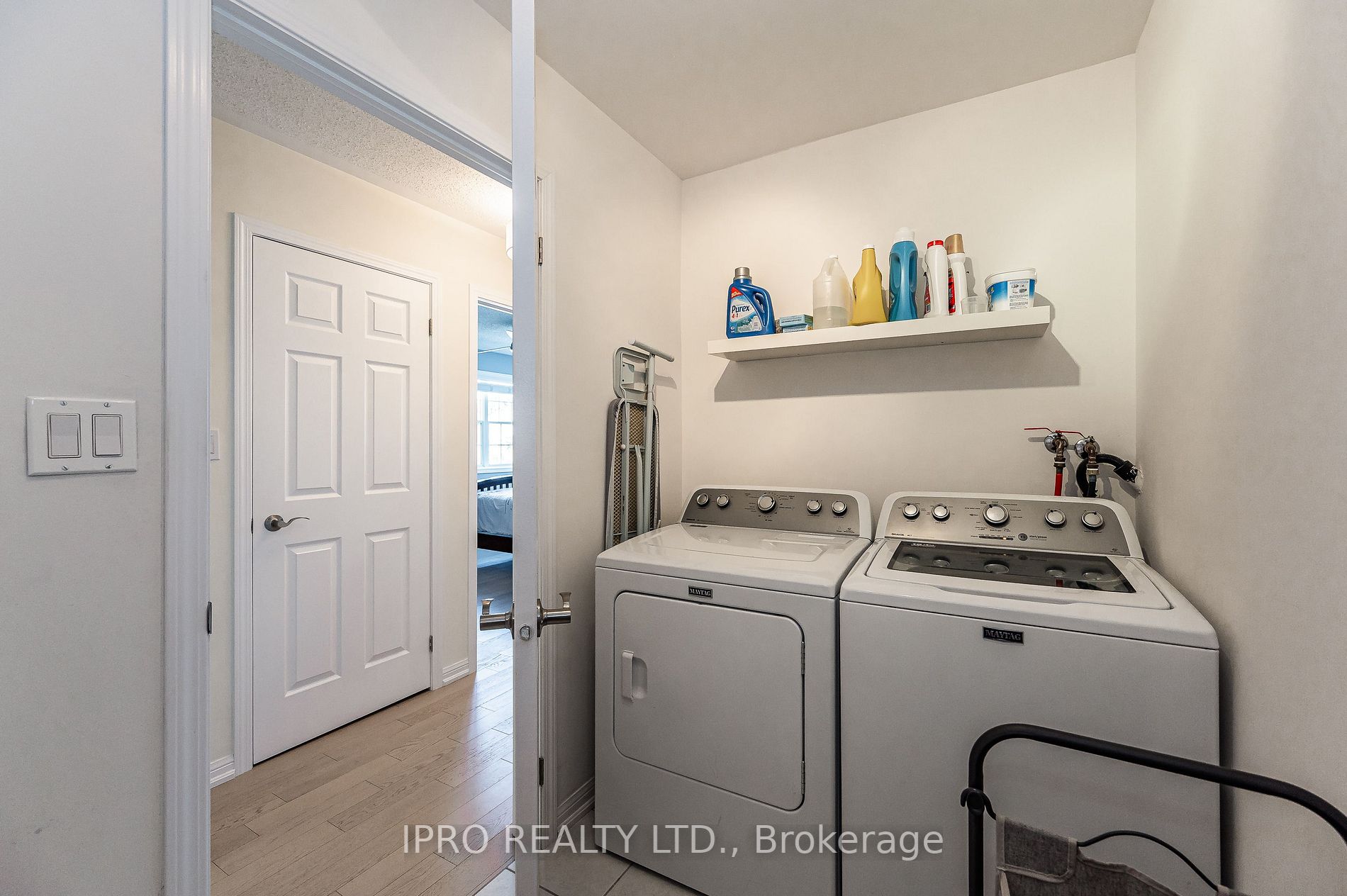 1005 Lancaster Blvd