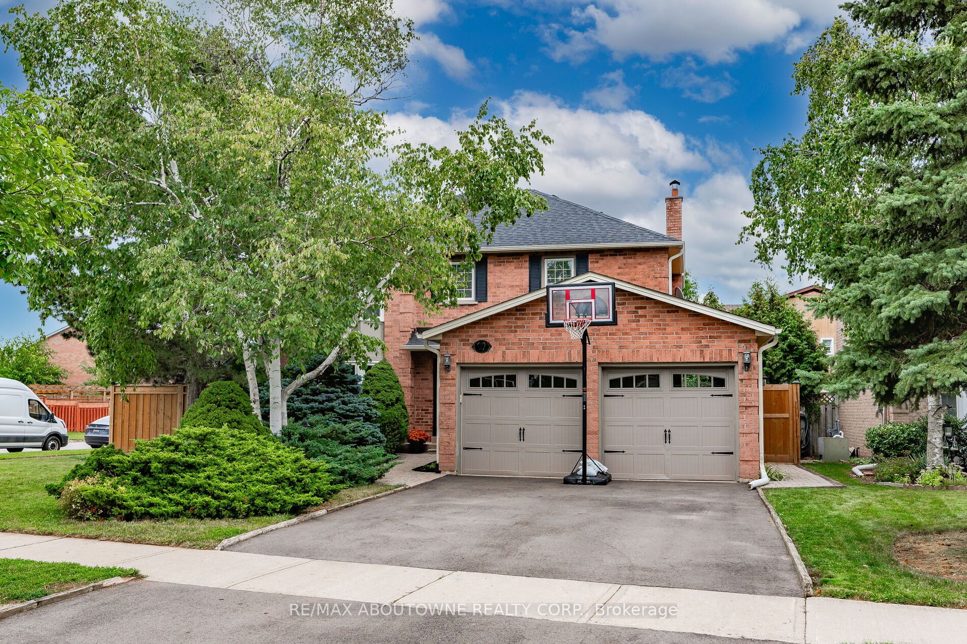 92 River Oaks Blvd E