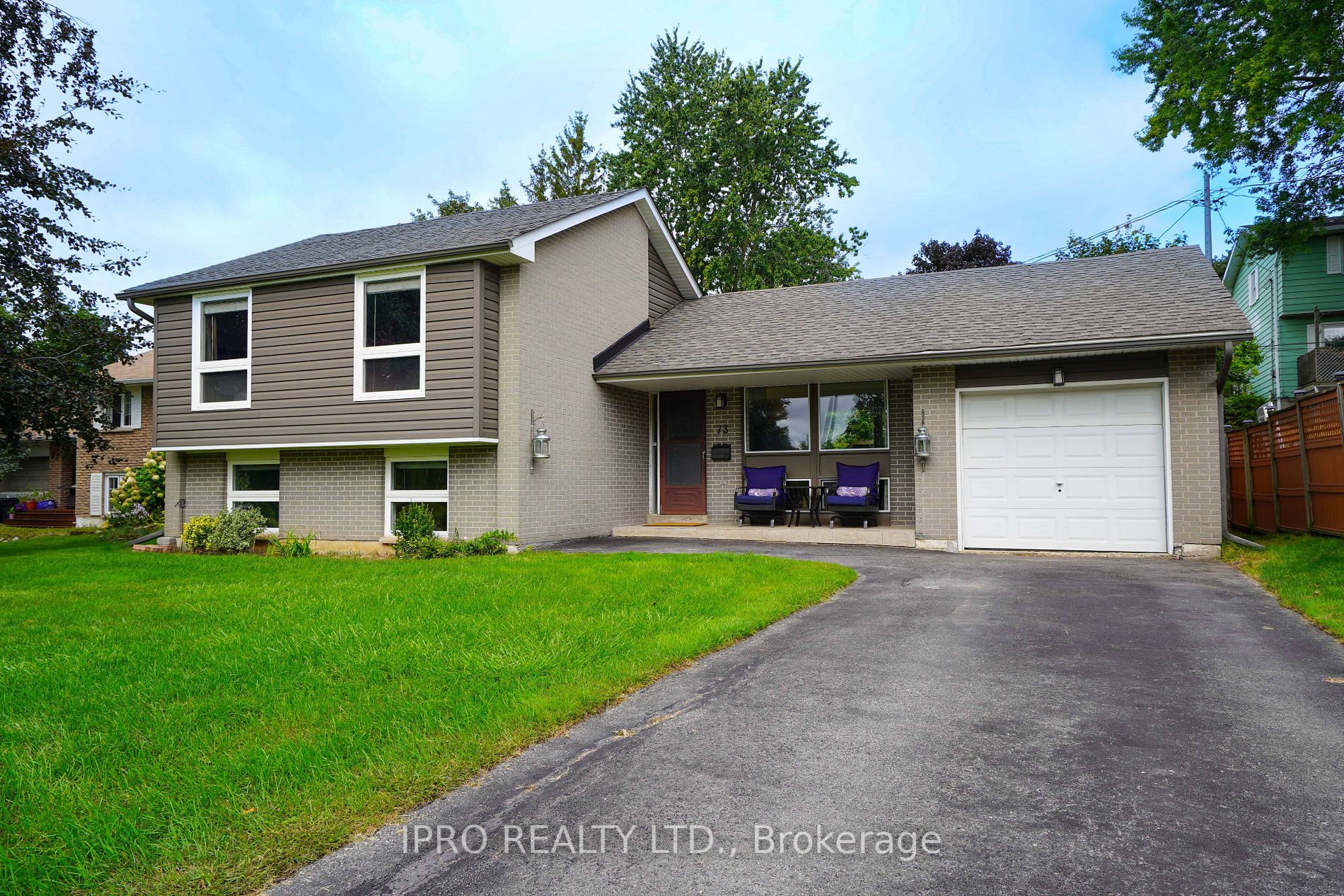 73 Elizabeth Dr