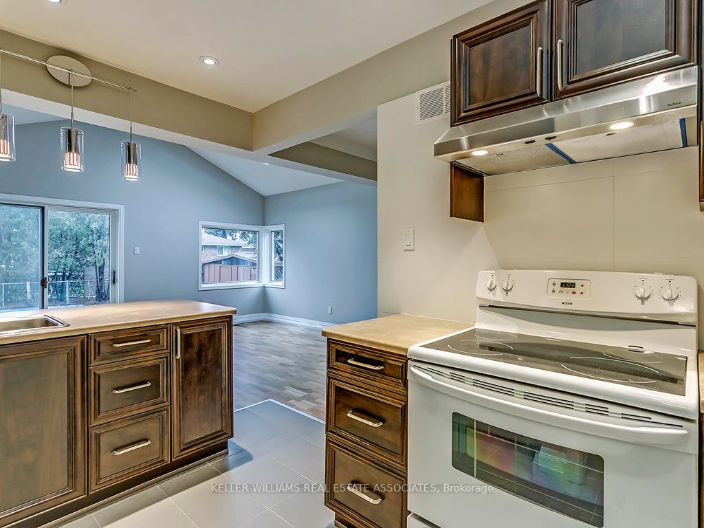 27 Meadowbank Rd