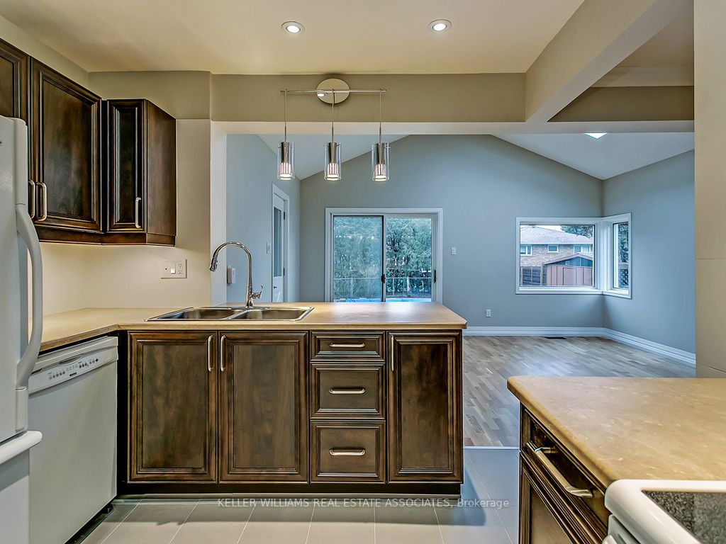 27 Meadowbank Rd