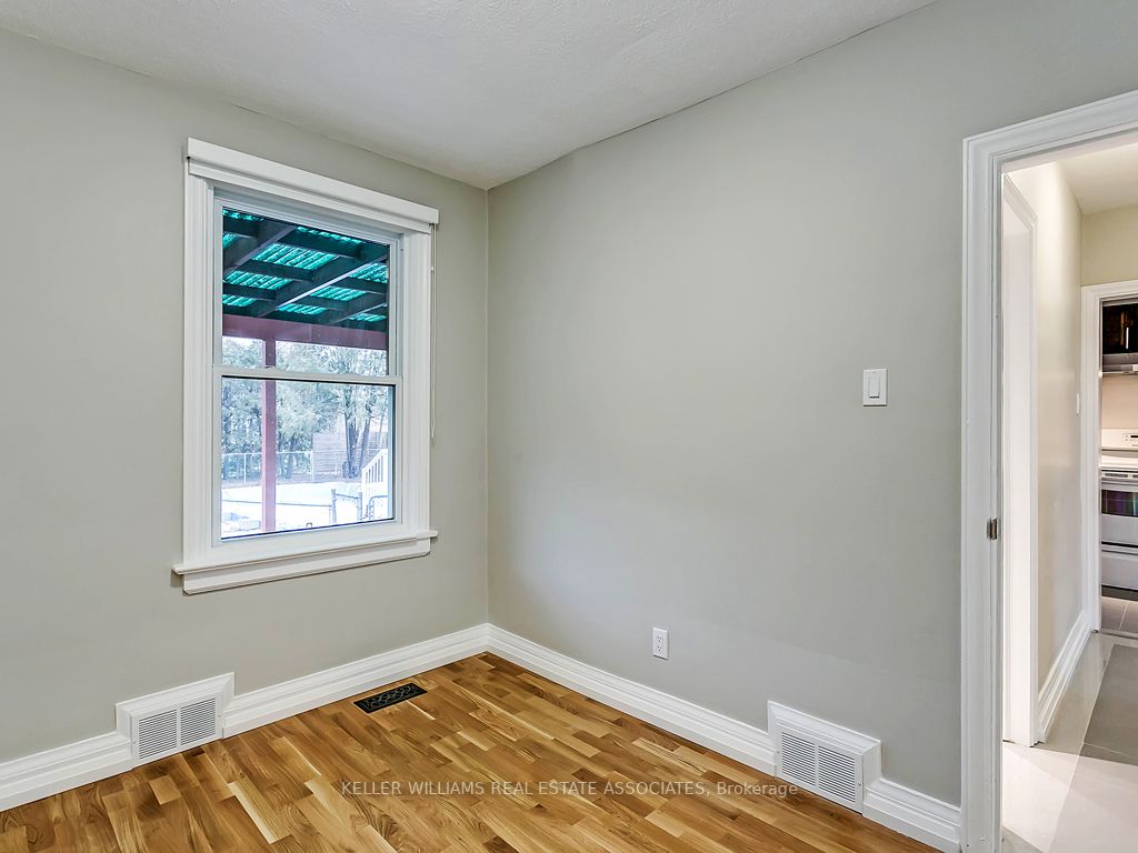 27 Meadowbank Rd