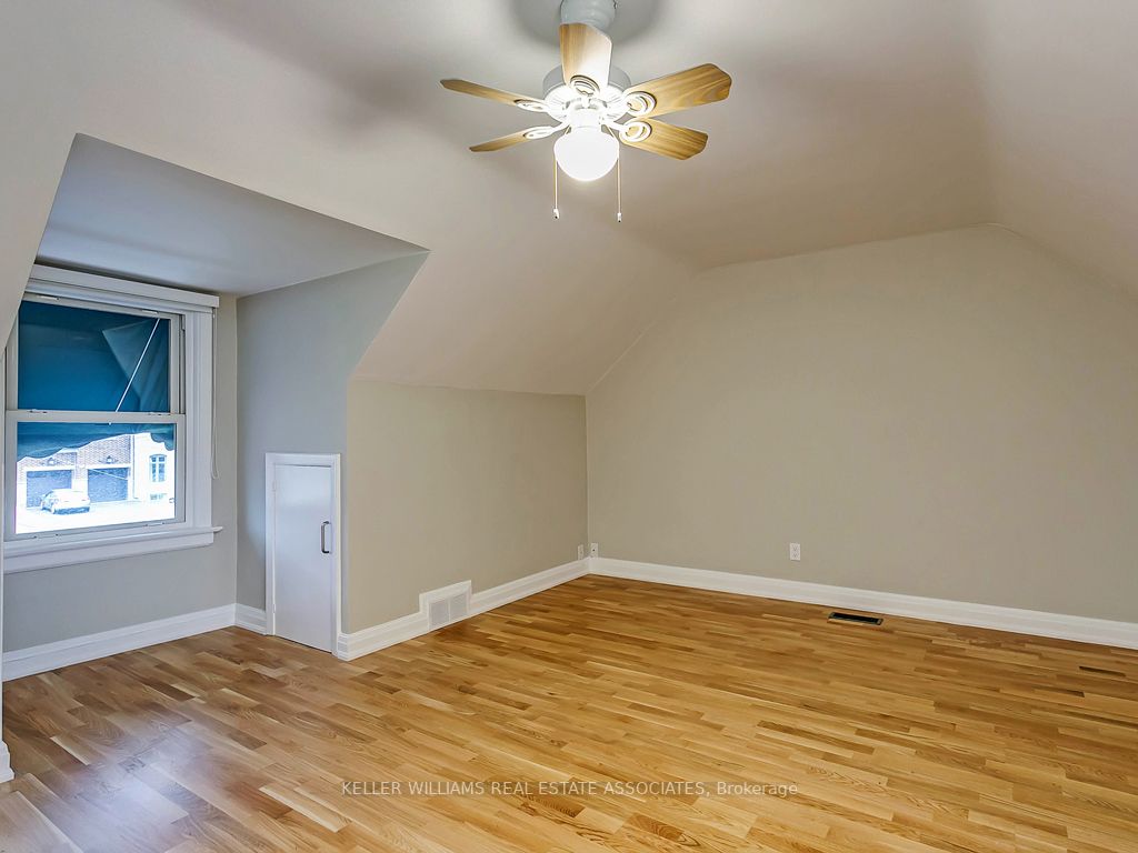 27 Meadowbank Rd