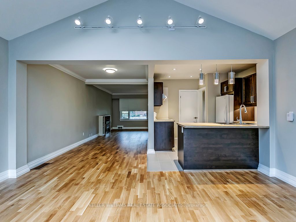 27 Meadowbank Rd