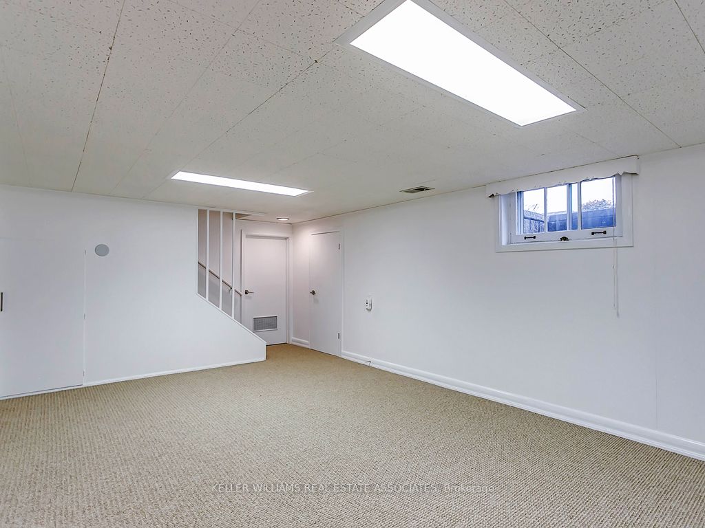 27 Meadowbank Rd