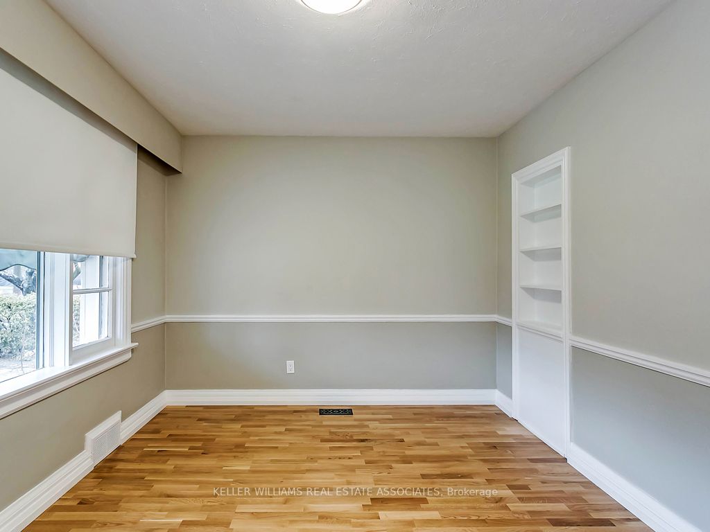 27 Meadowbank Rd