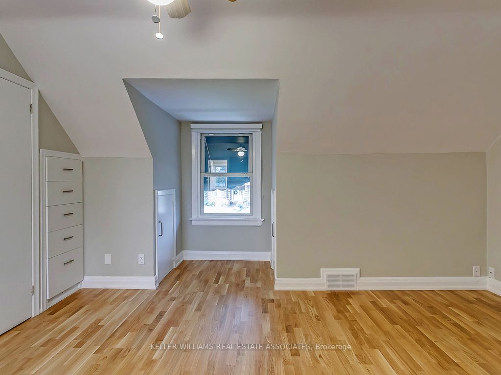 27 Meadowbank Rd