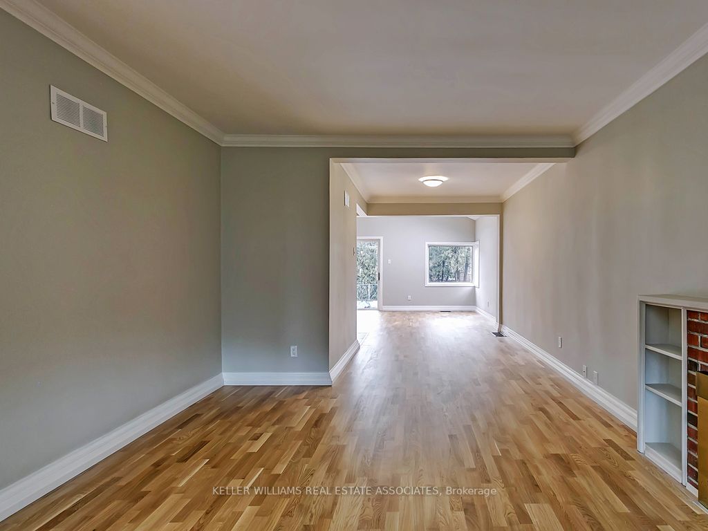 27 Meadowbank Rd