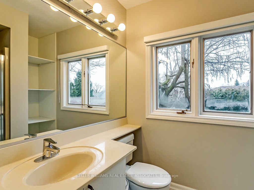 27 Meadowbank Rd