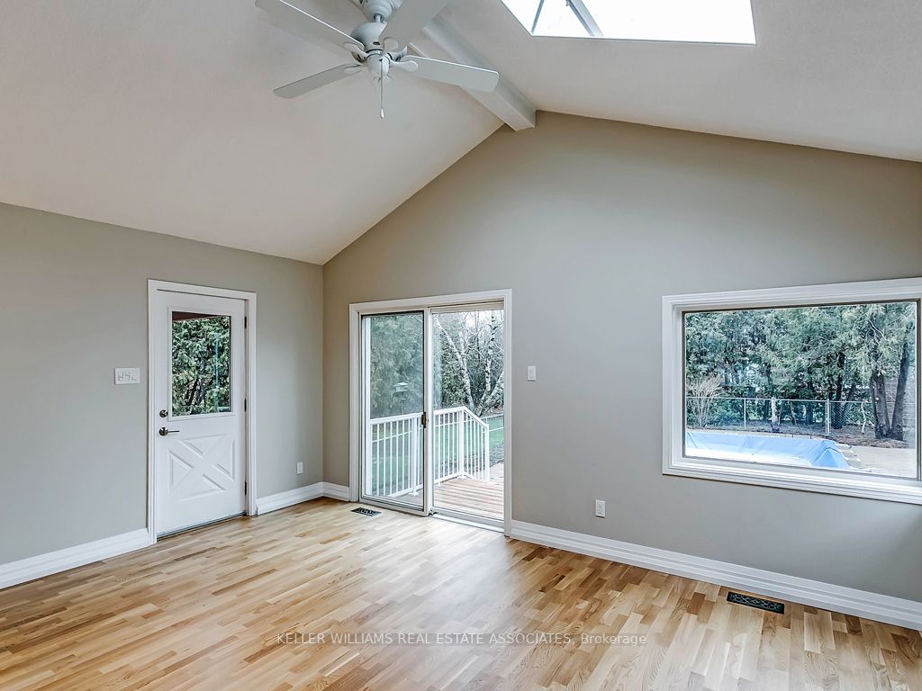 27 Meadowbank Rd