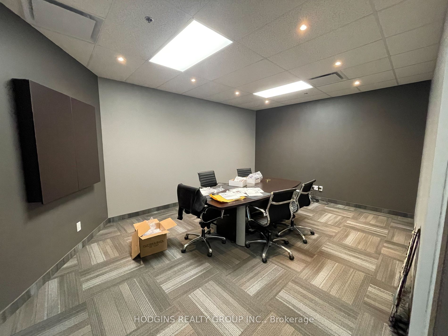 4475 North Service Rd, #302