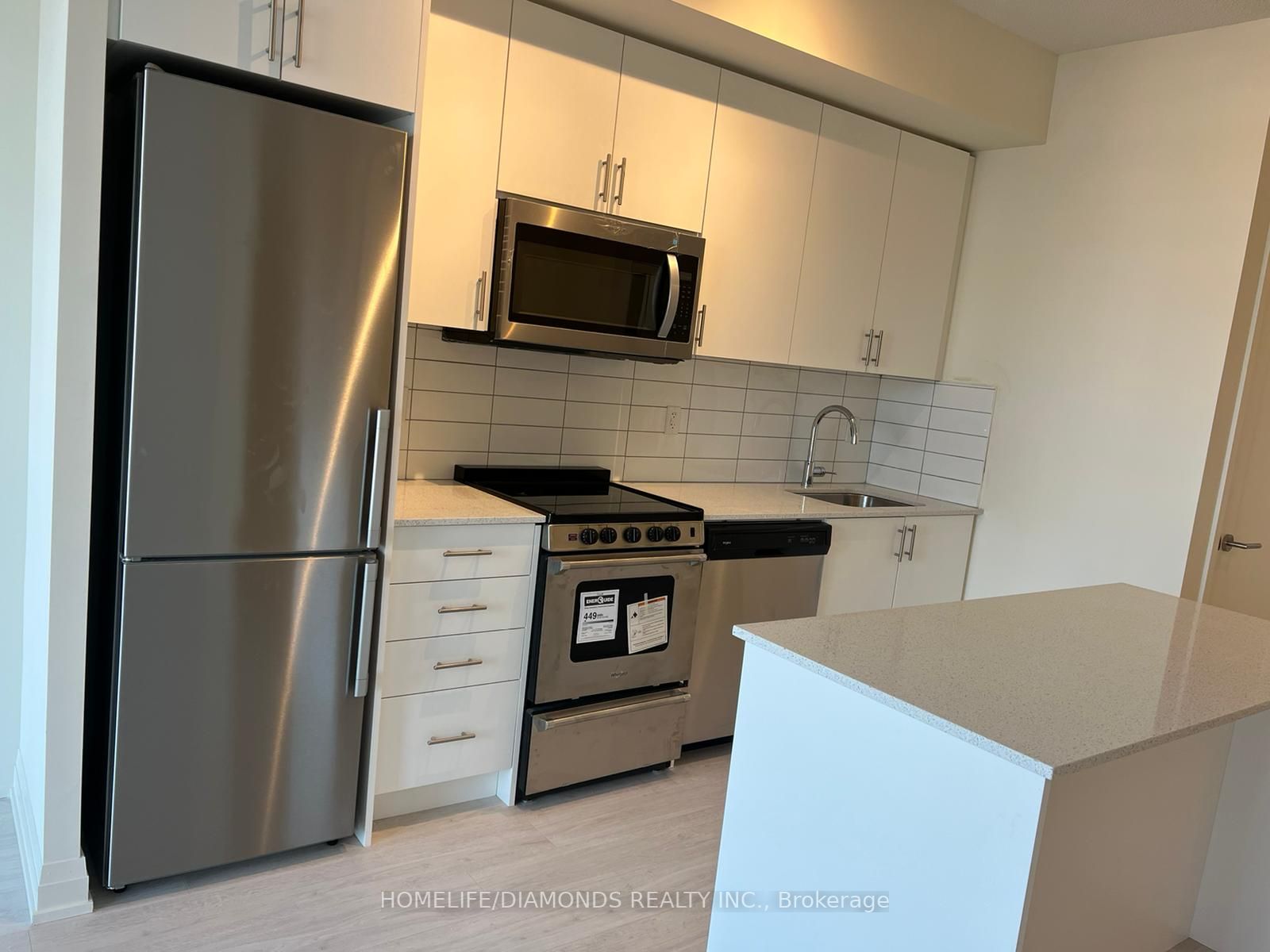 509 Dundas St W, #415