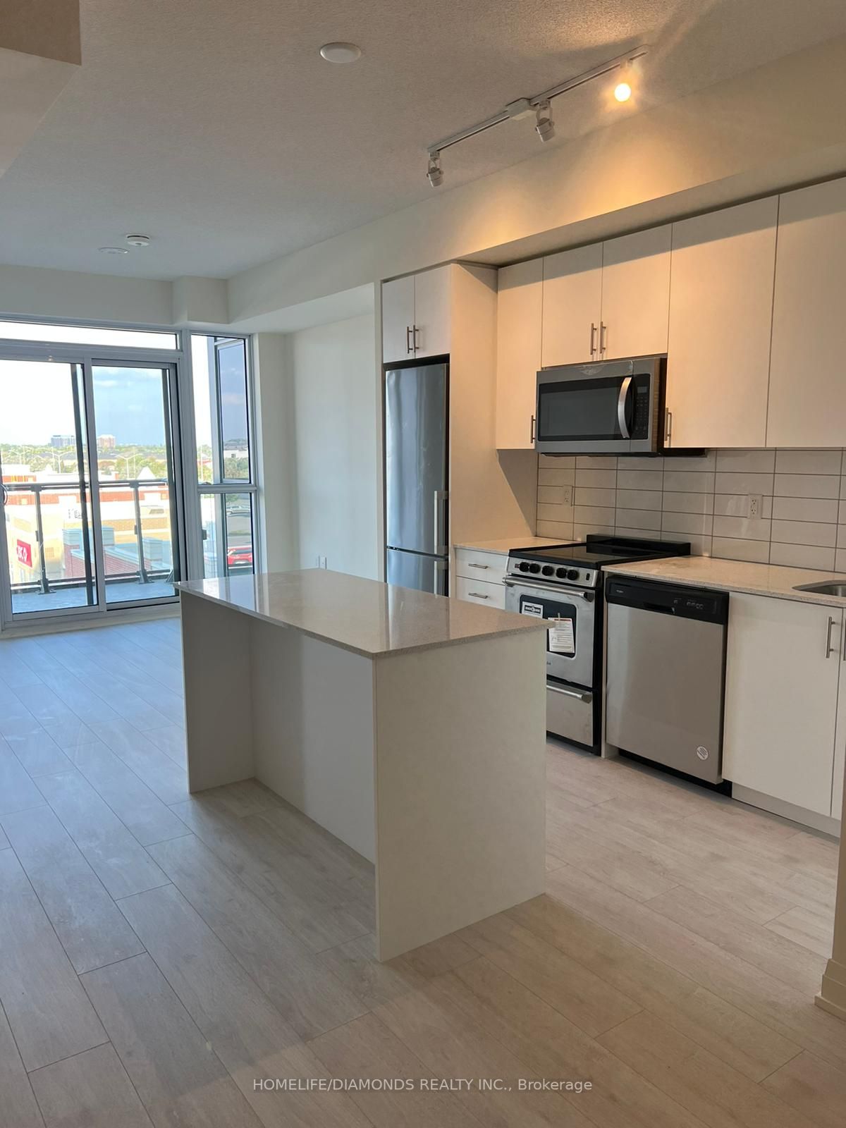 509 Dundas St W, #415