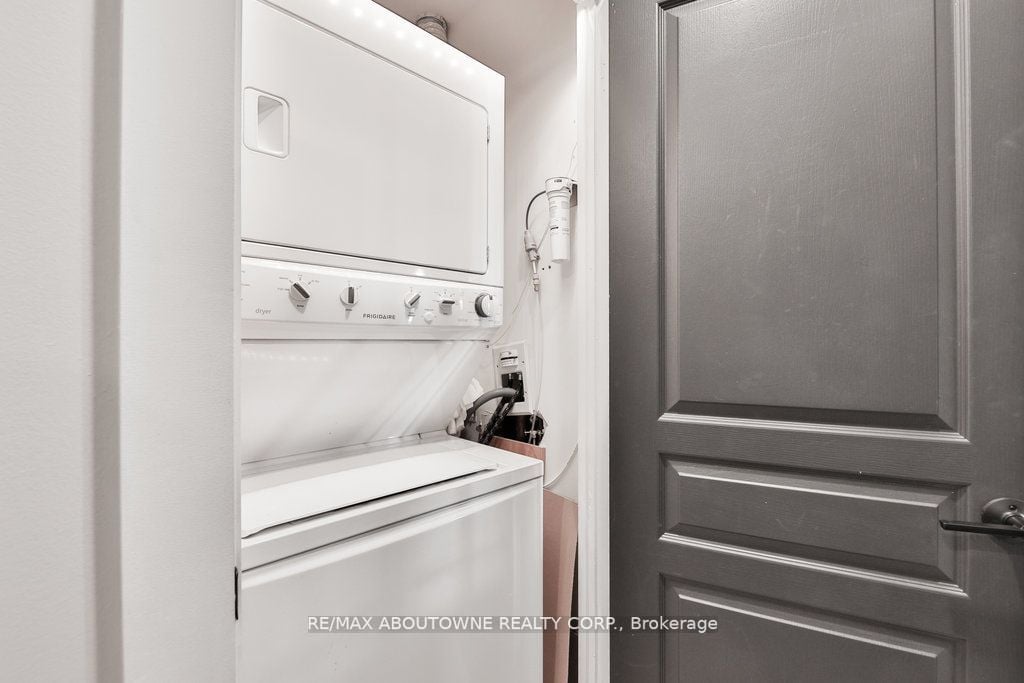 70 Port St E, #301