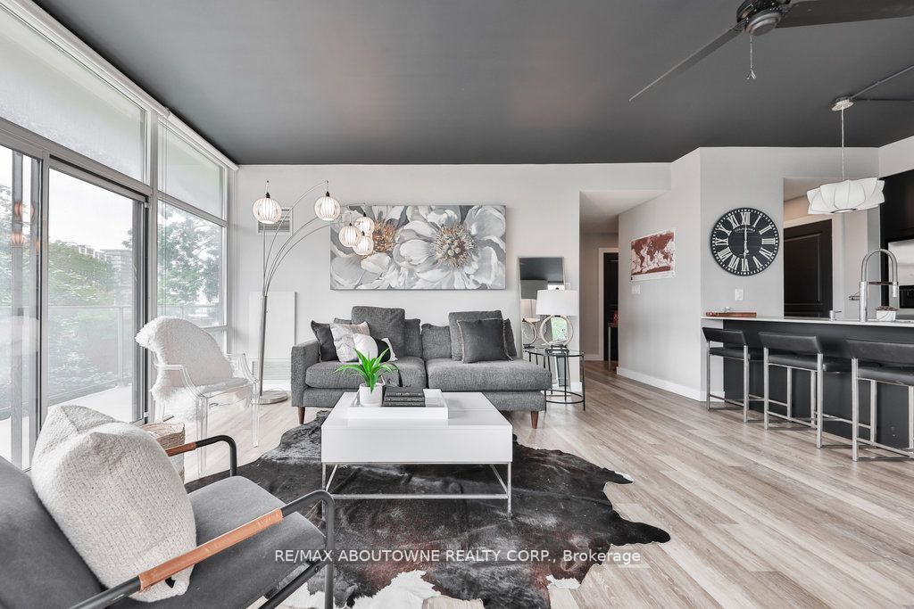 70 Port St E, #301