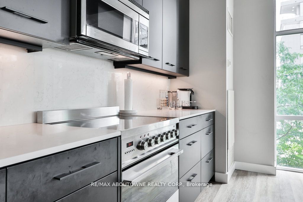 70 Port St E, #301