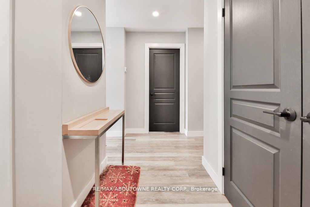 70 Port St E, #301