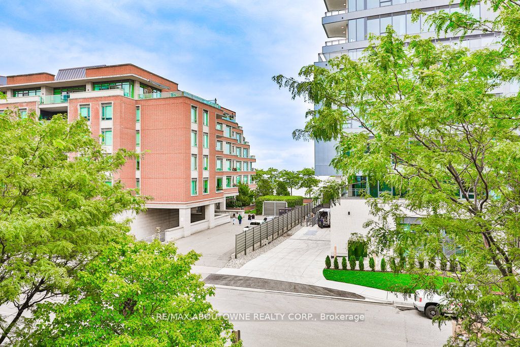 70 Port St E, #301