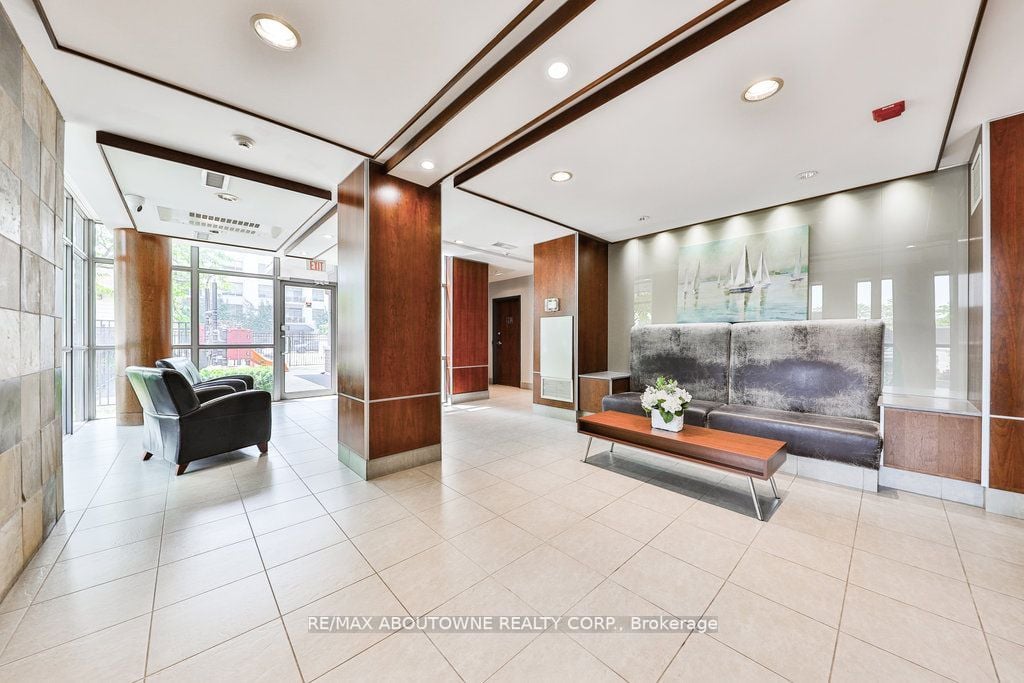 70 Port St E, #301