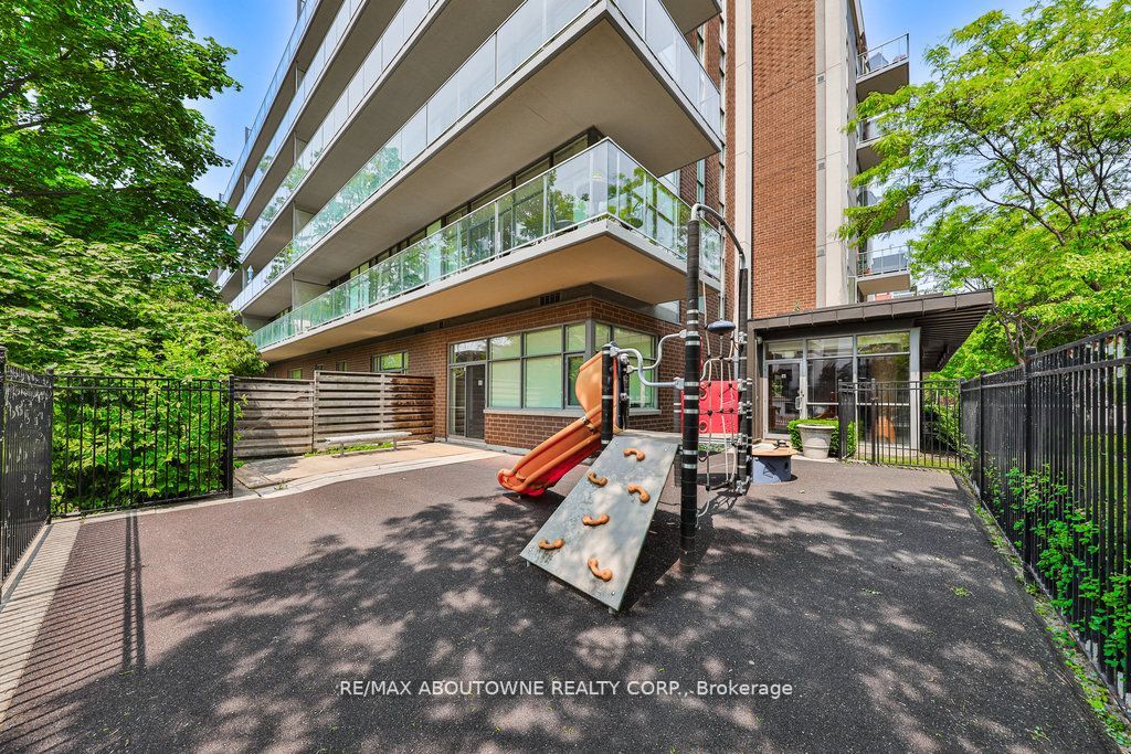 70 Port St E, #301