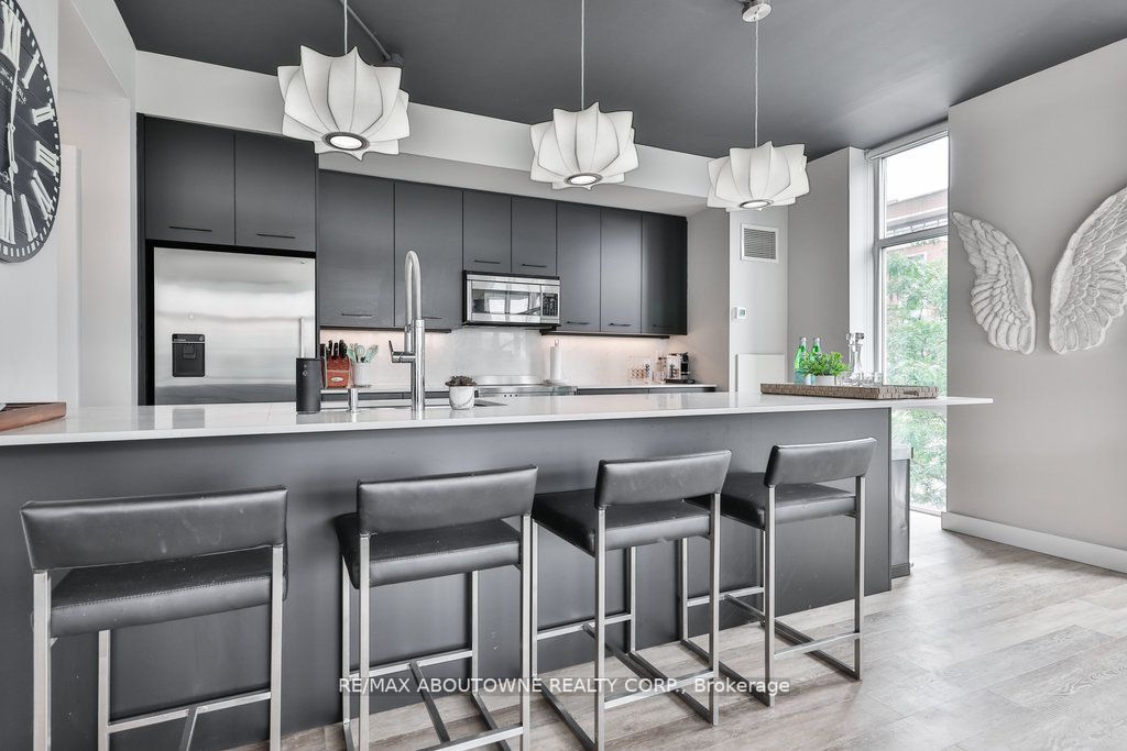 70 Port St E, #301