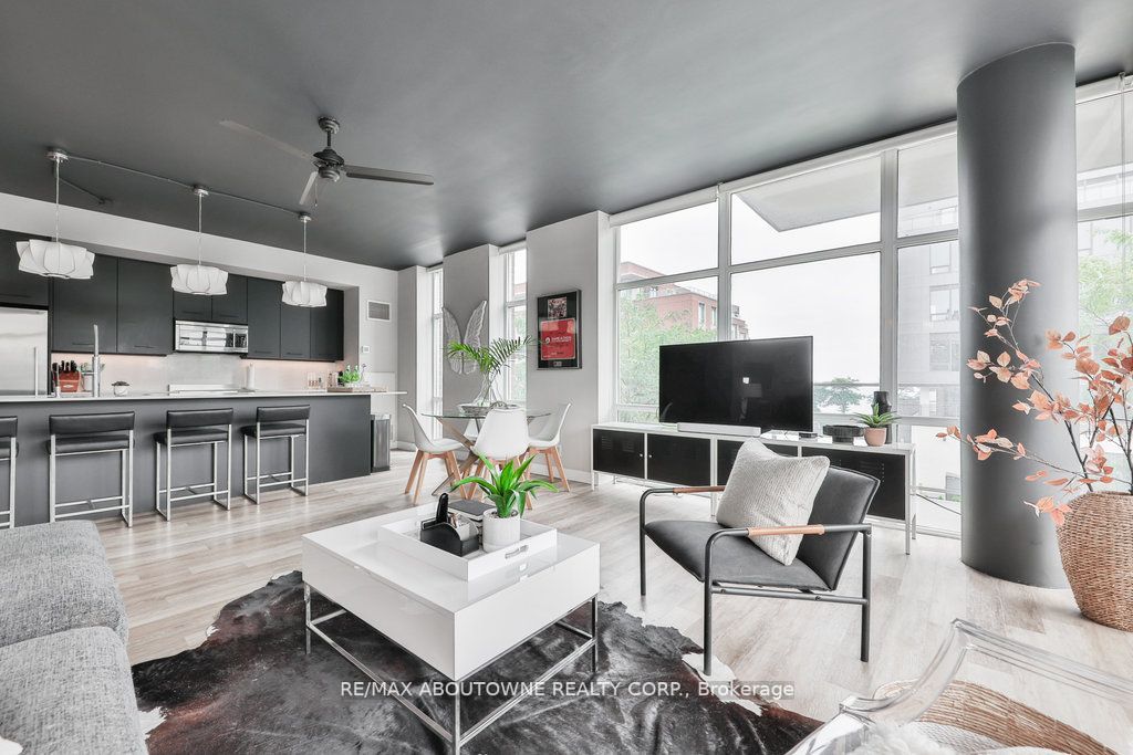 70 Port St E, #301