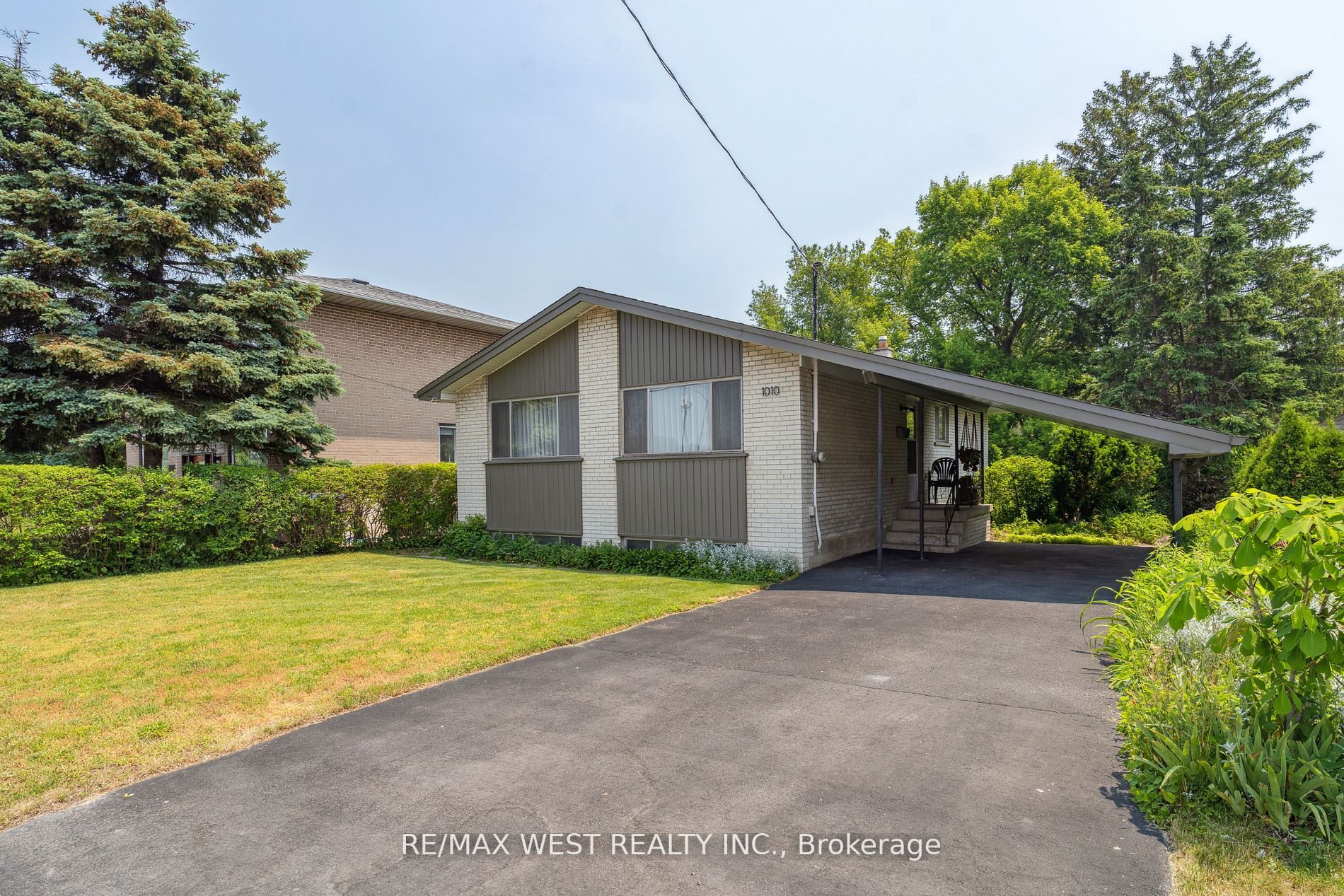 1010 South Service Rd