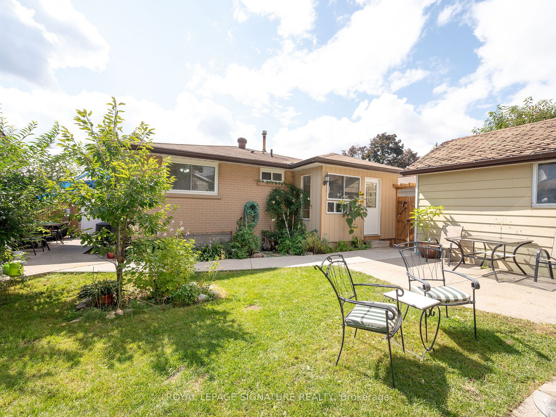 56 Sutherland Ave