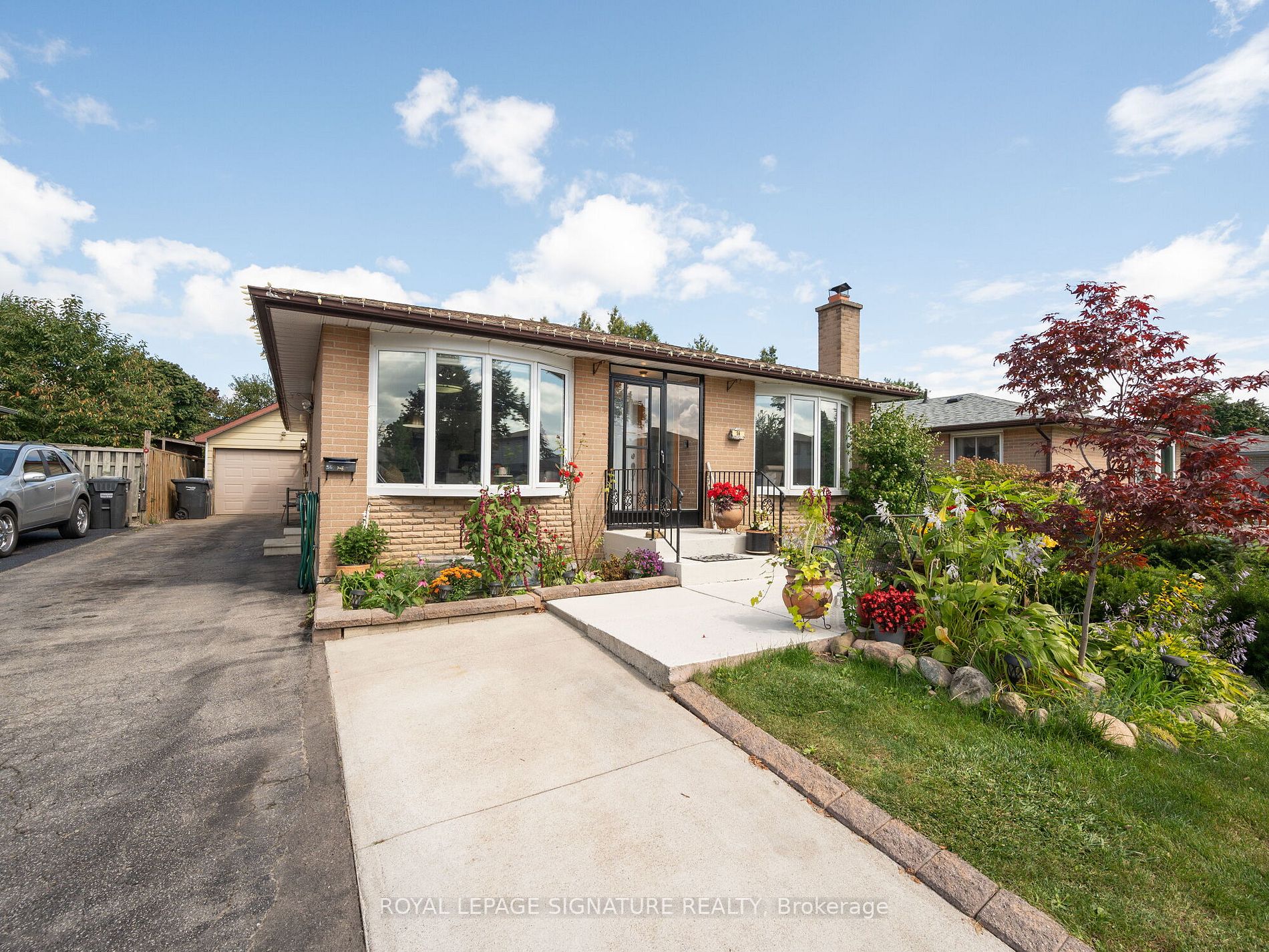 56 Sutherland Ave