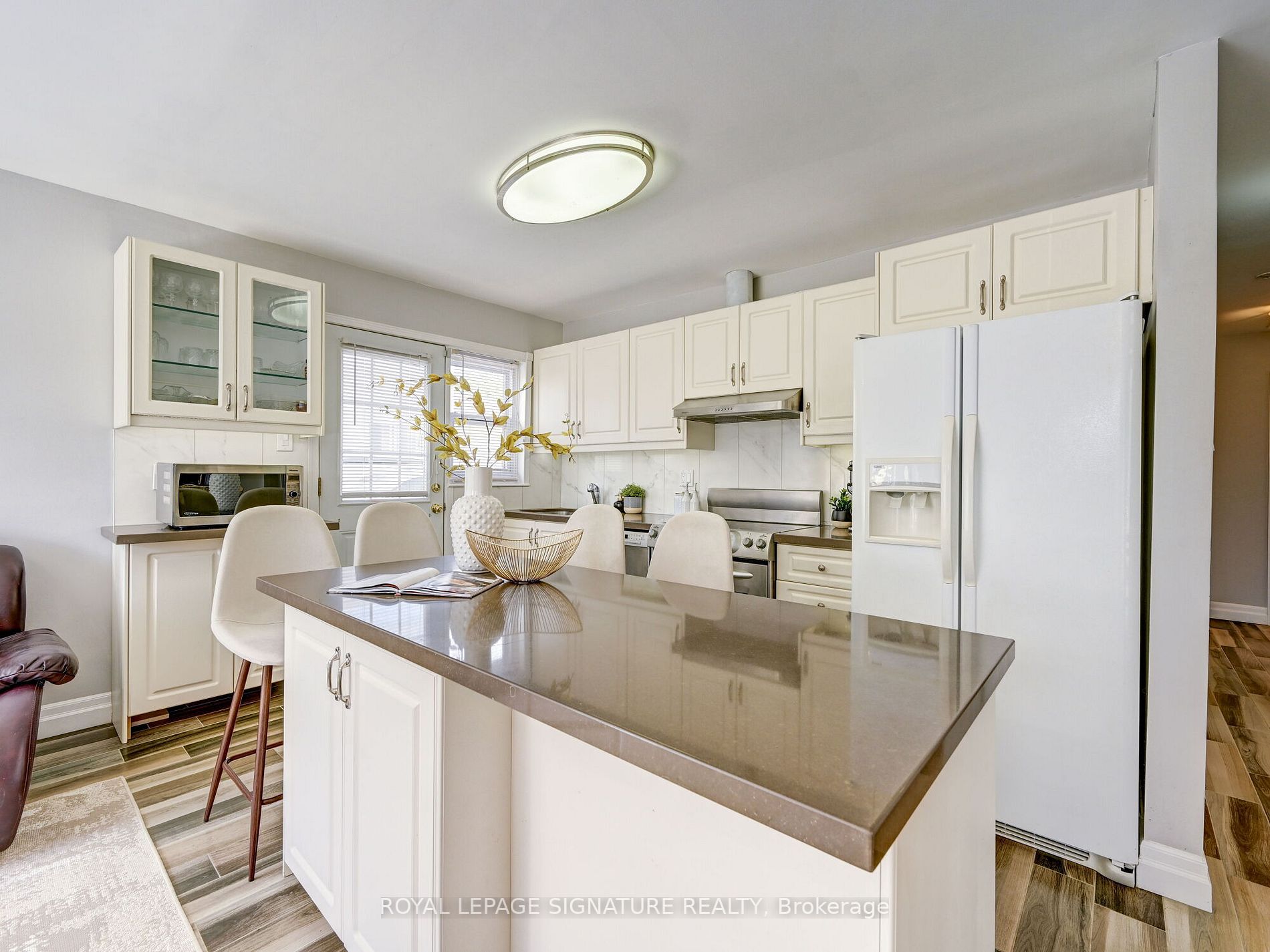 56 Sutherland Ave