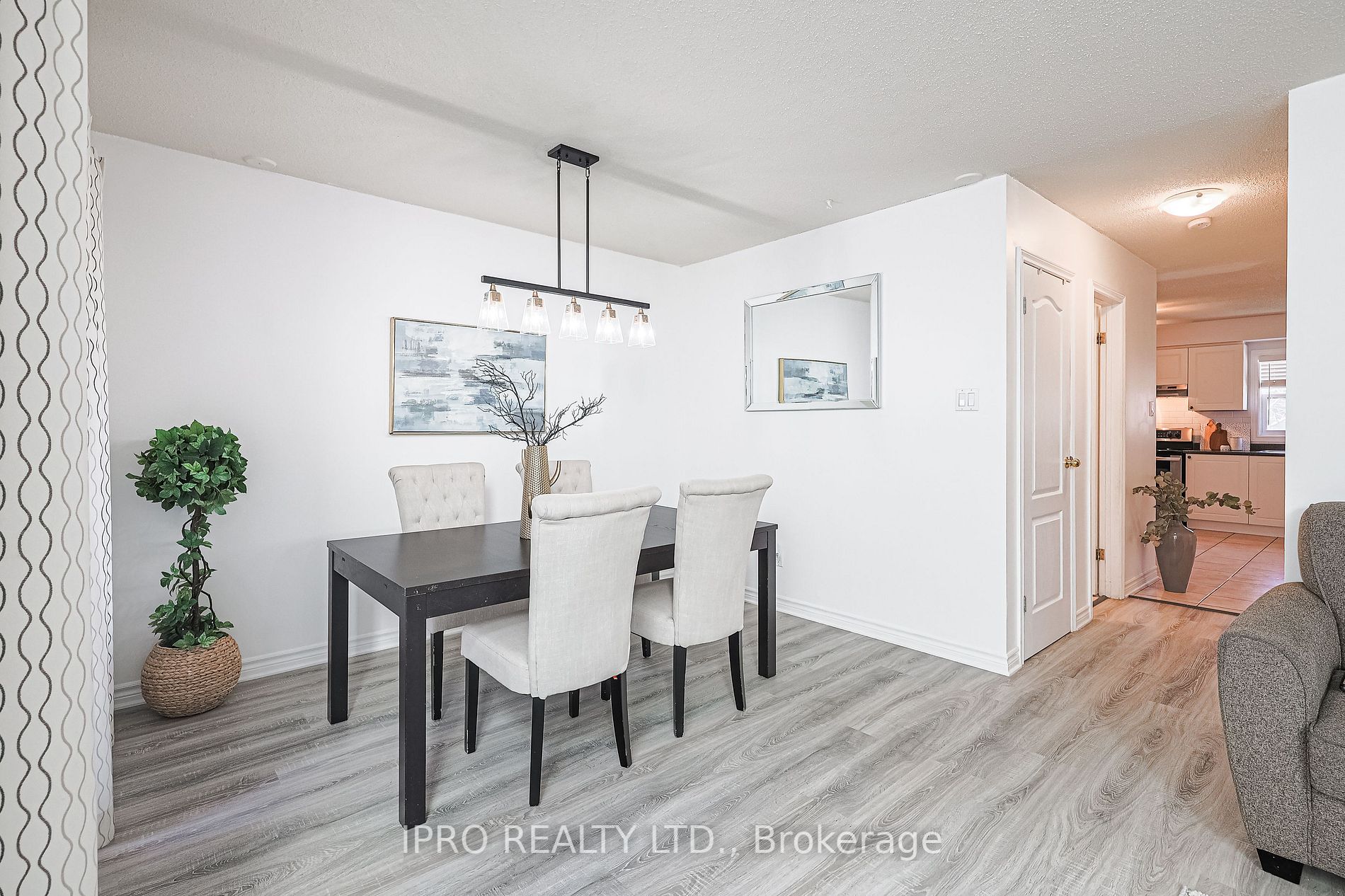 530 Falgarwood Drive, #7