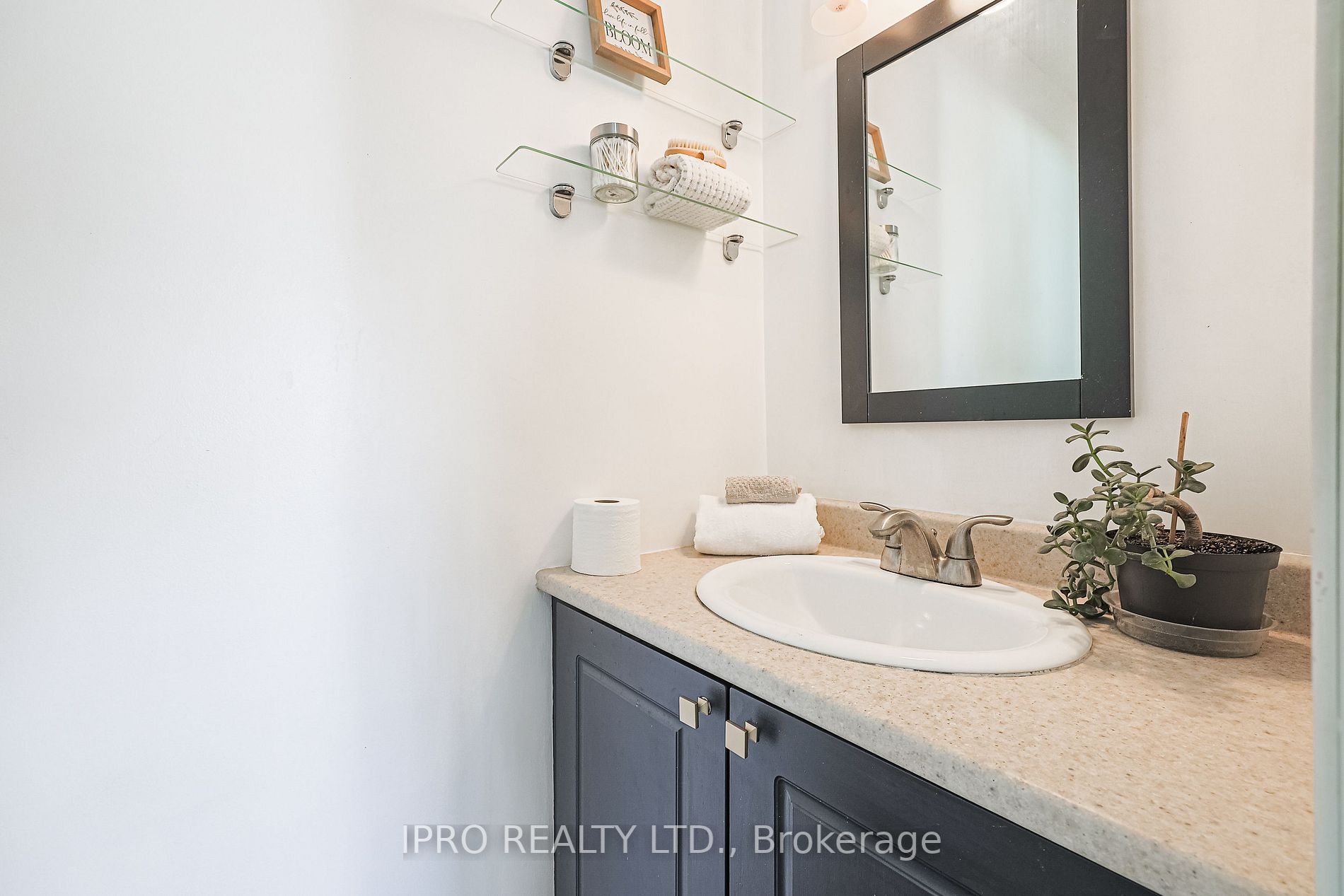 530 Falgarwood Drive, #7