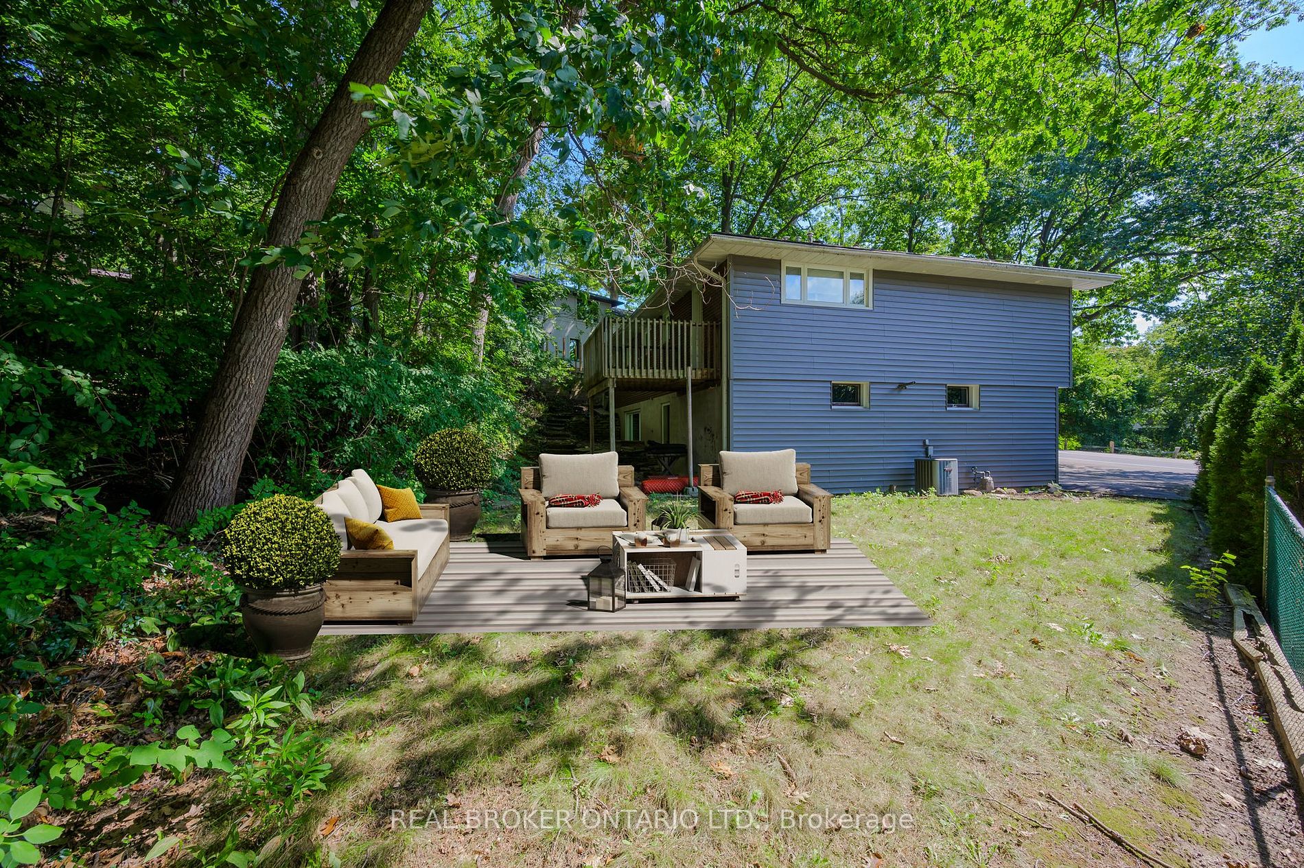 221 North Shore Boulevard E