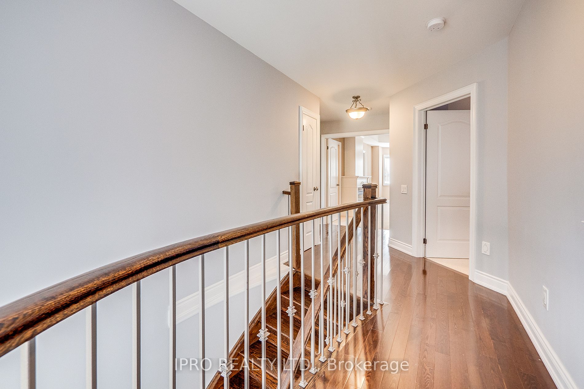 3313 Mistwell Crescent