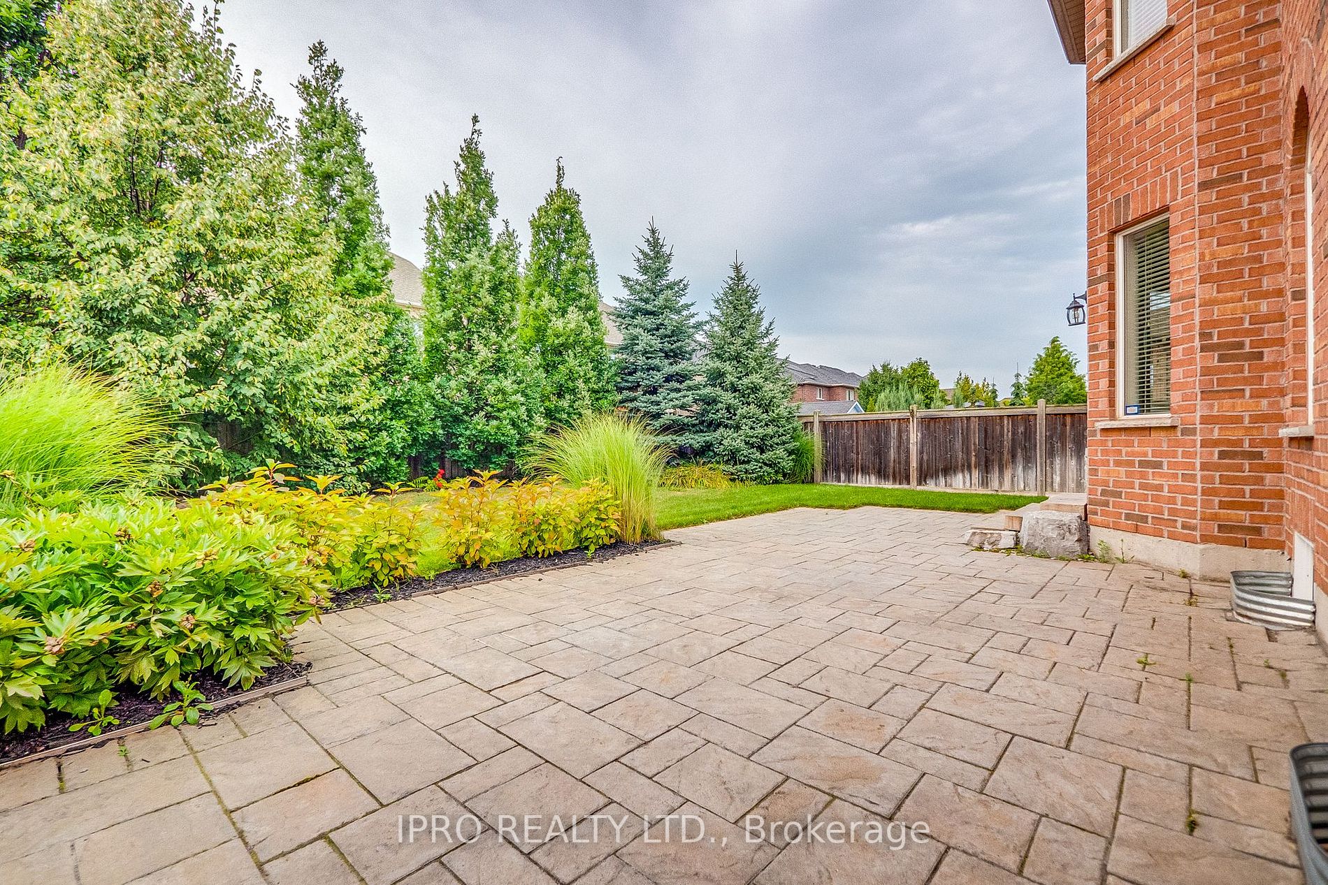 3313 Mistwell Crescent