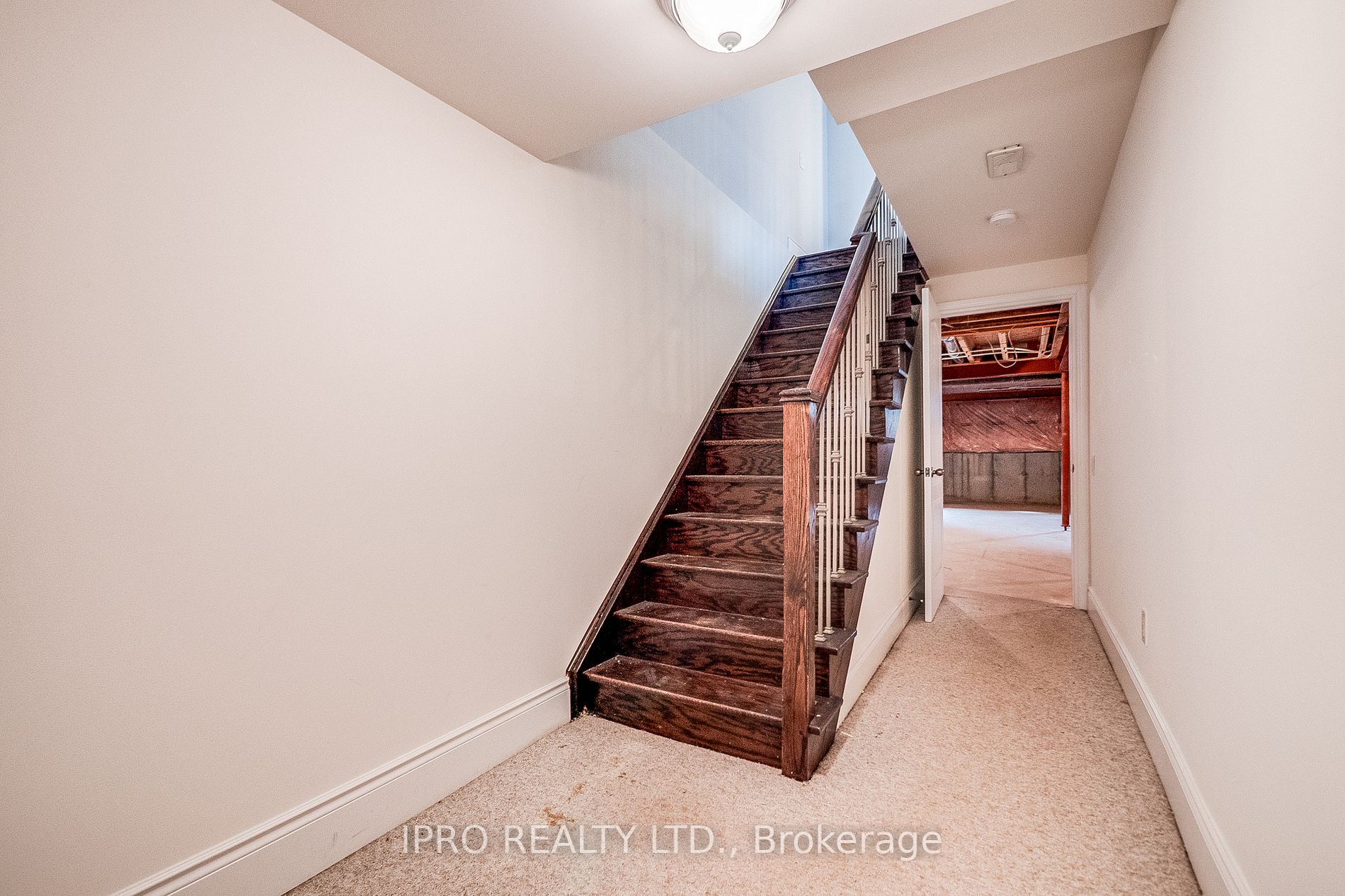 3313 Mistwell Crescent