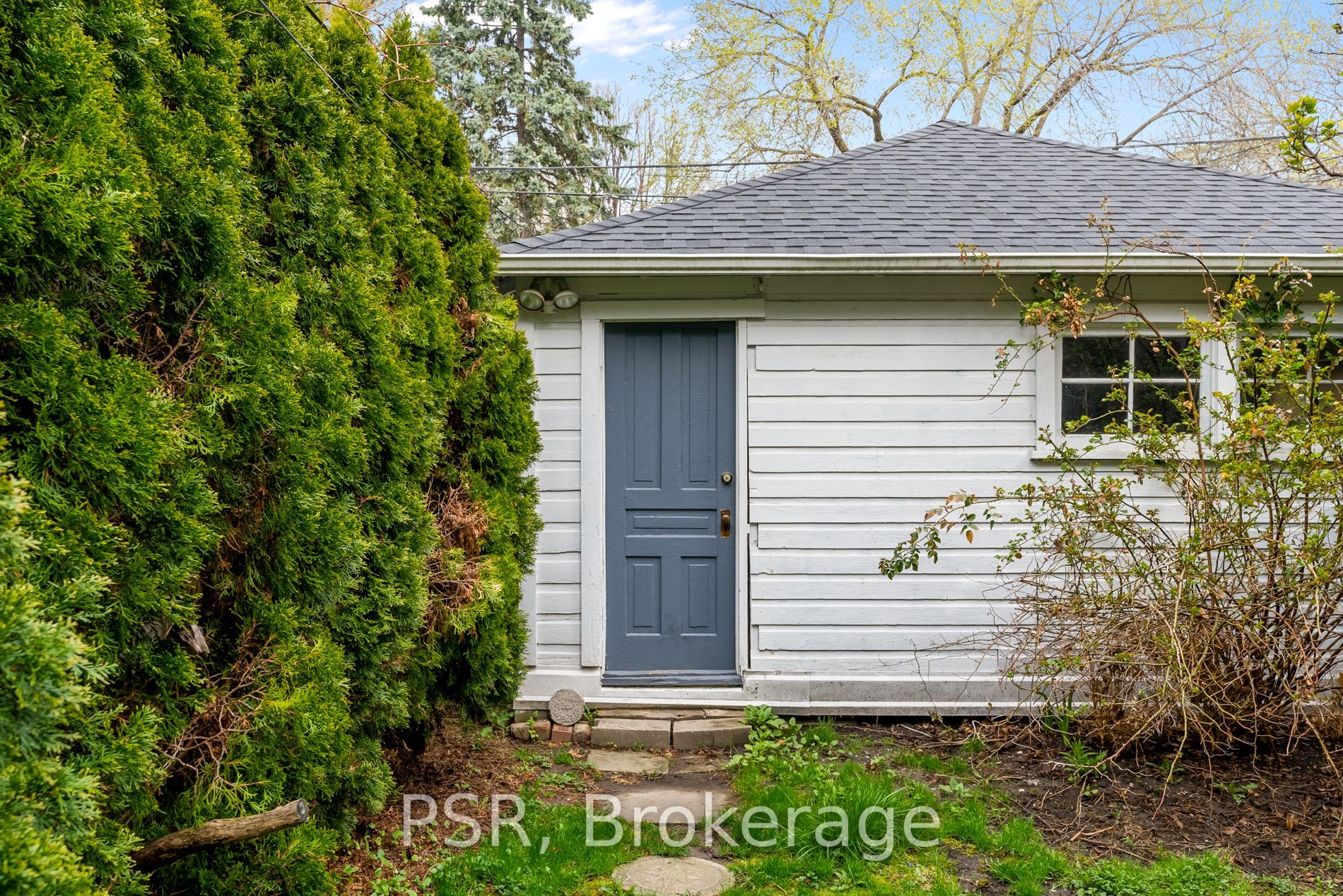 48 Marion St