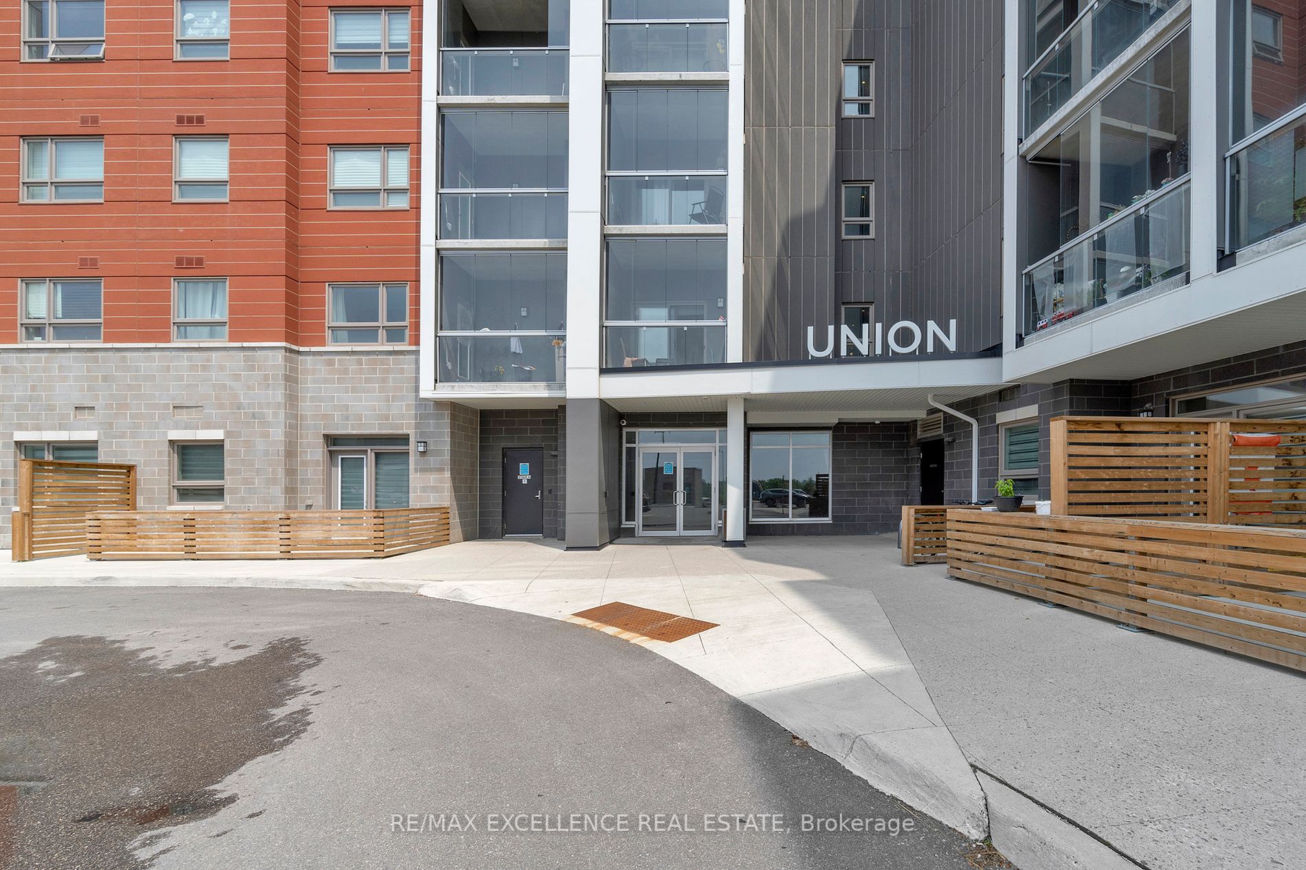 200 Lagerfeld Drive, #215