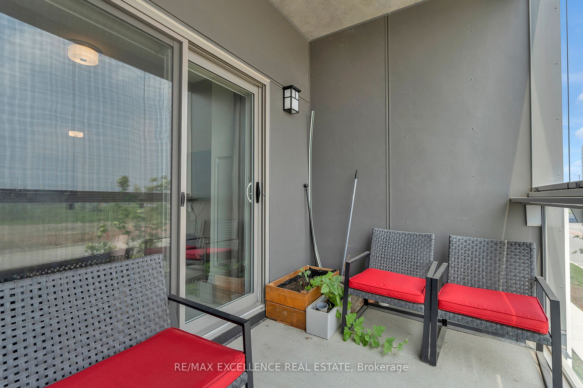 200 Lagerfeld Drive, #215