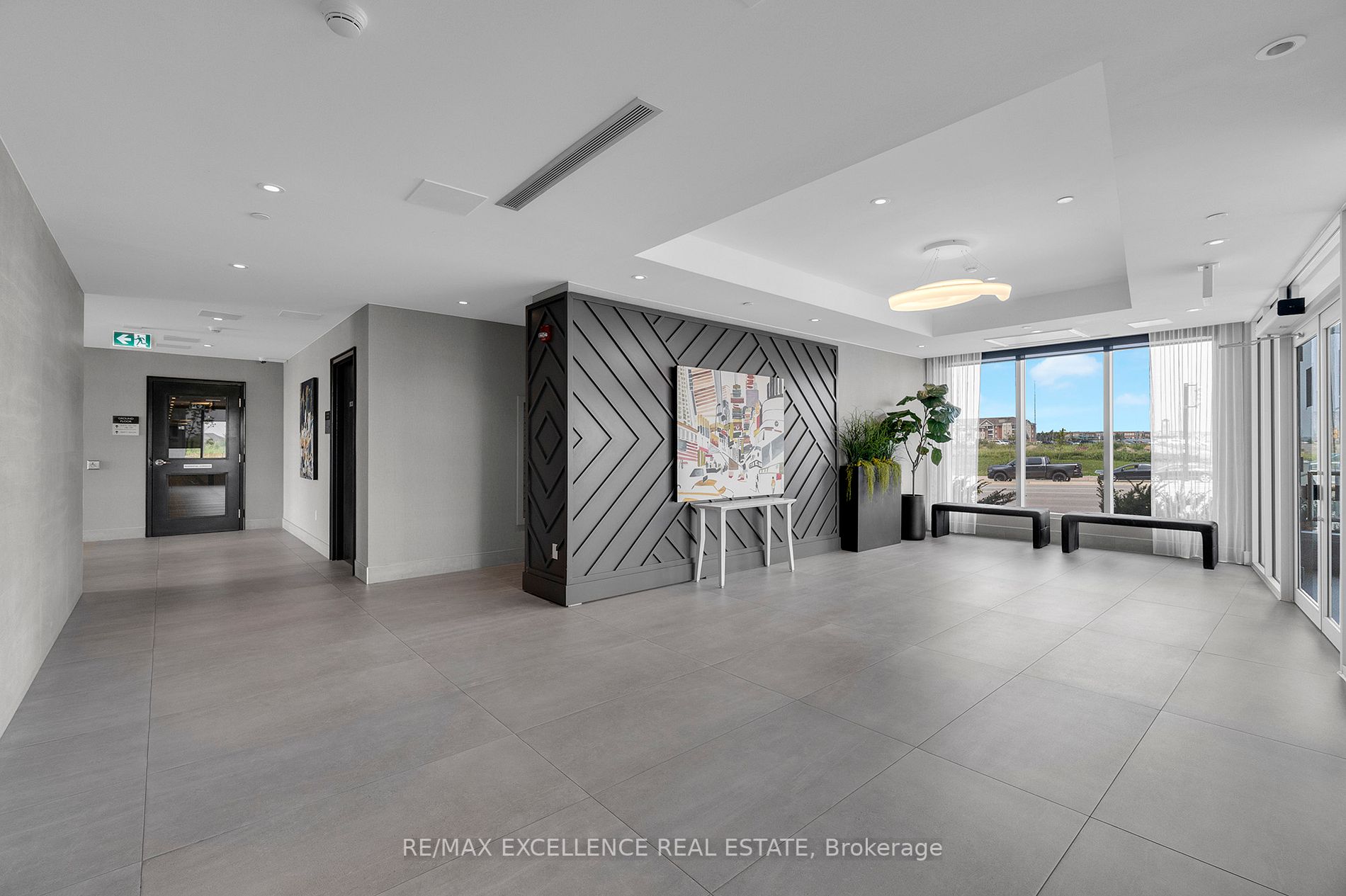 200 Lagerfeld Drive, #215