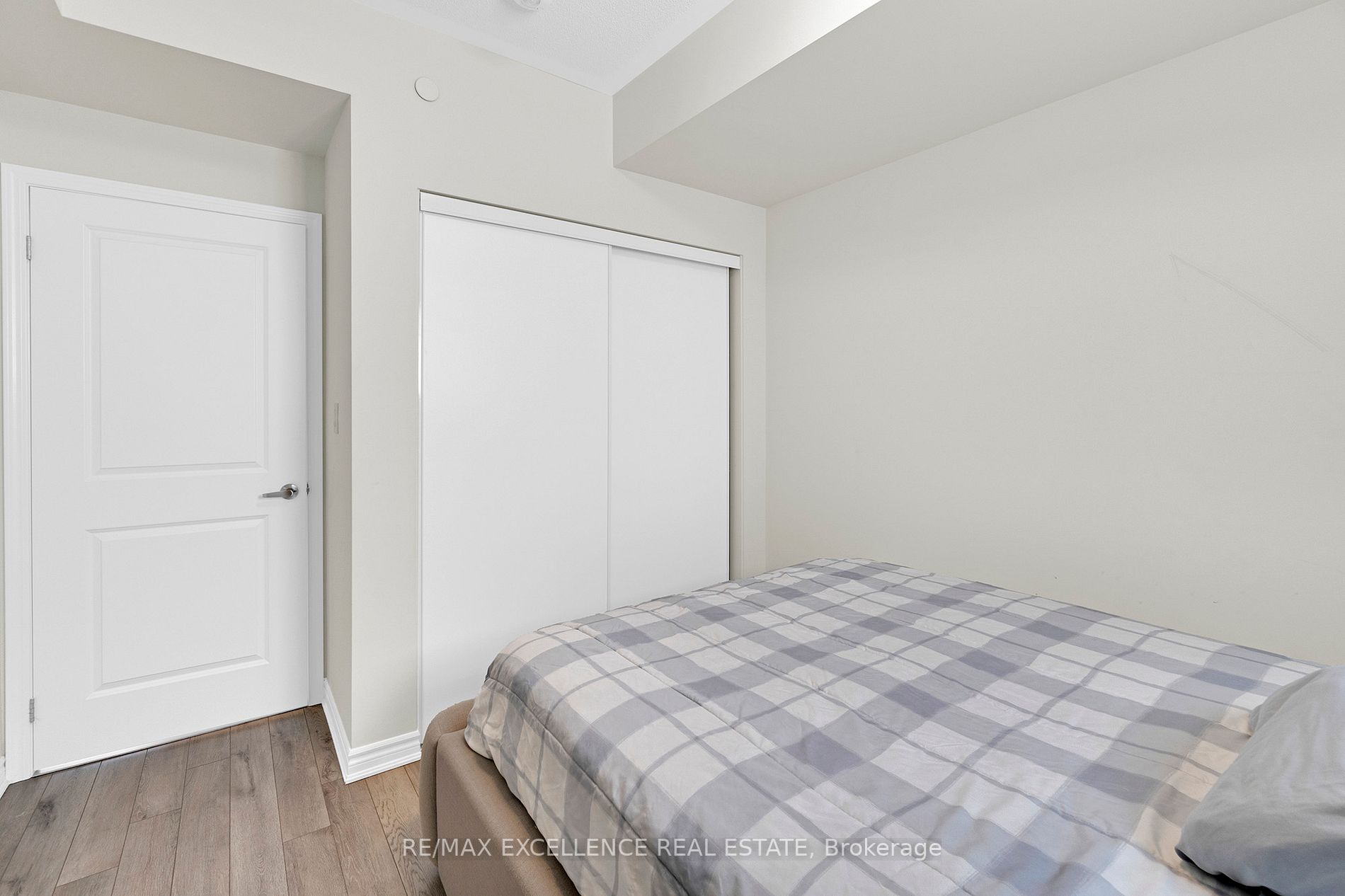 200 Lagerfeld Drive, #215