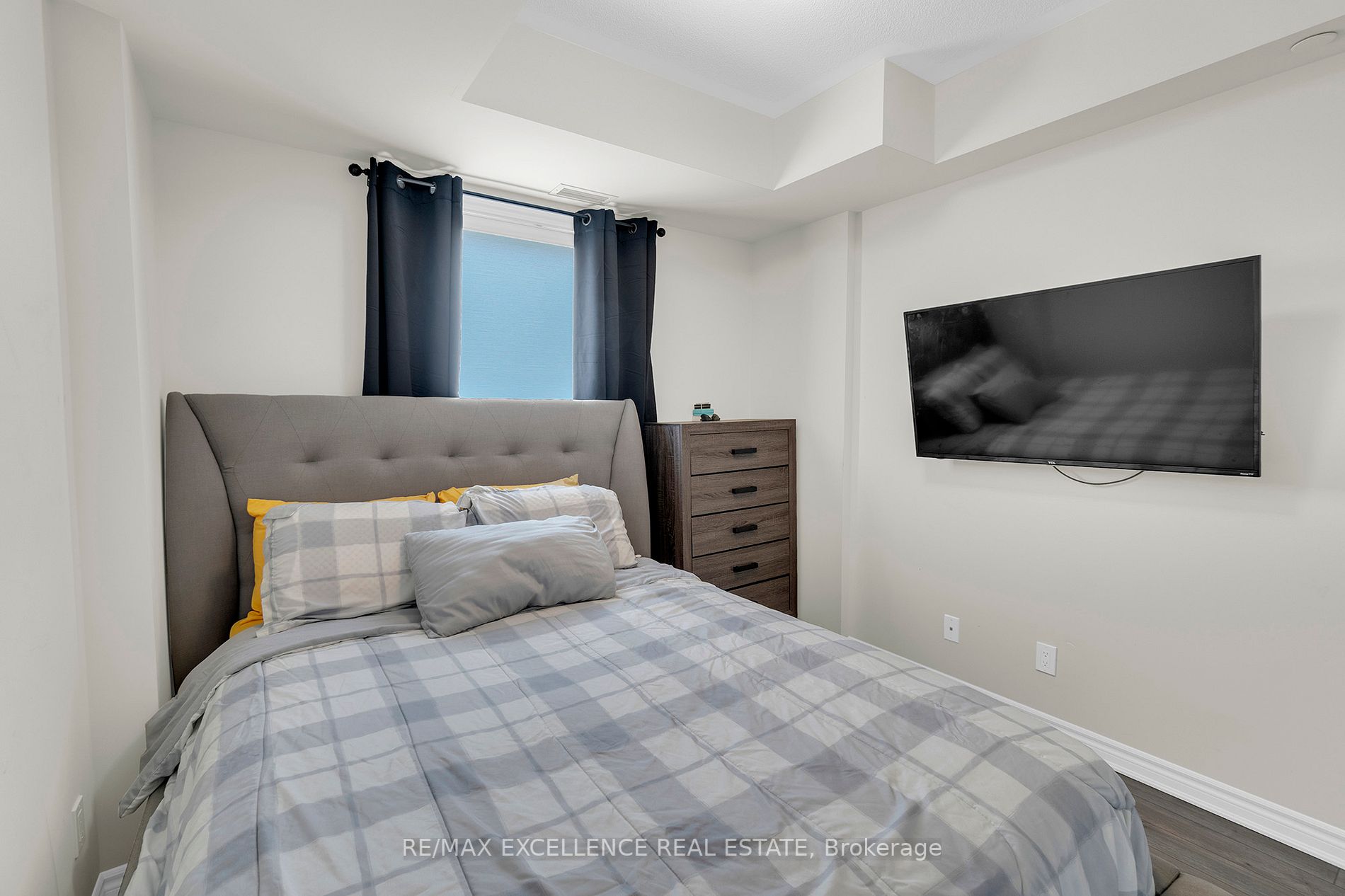 200 Lagerfeld Drive, #215