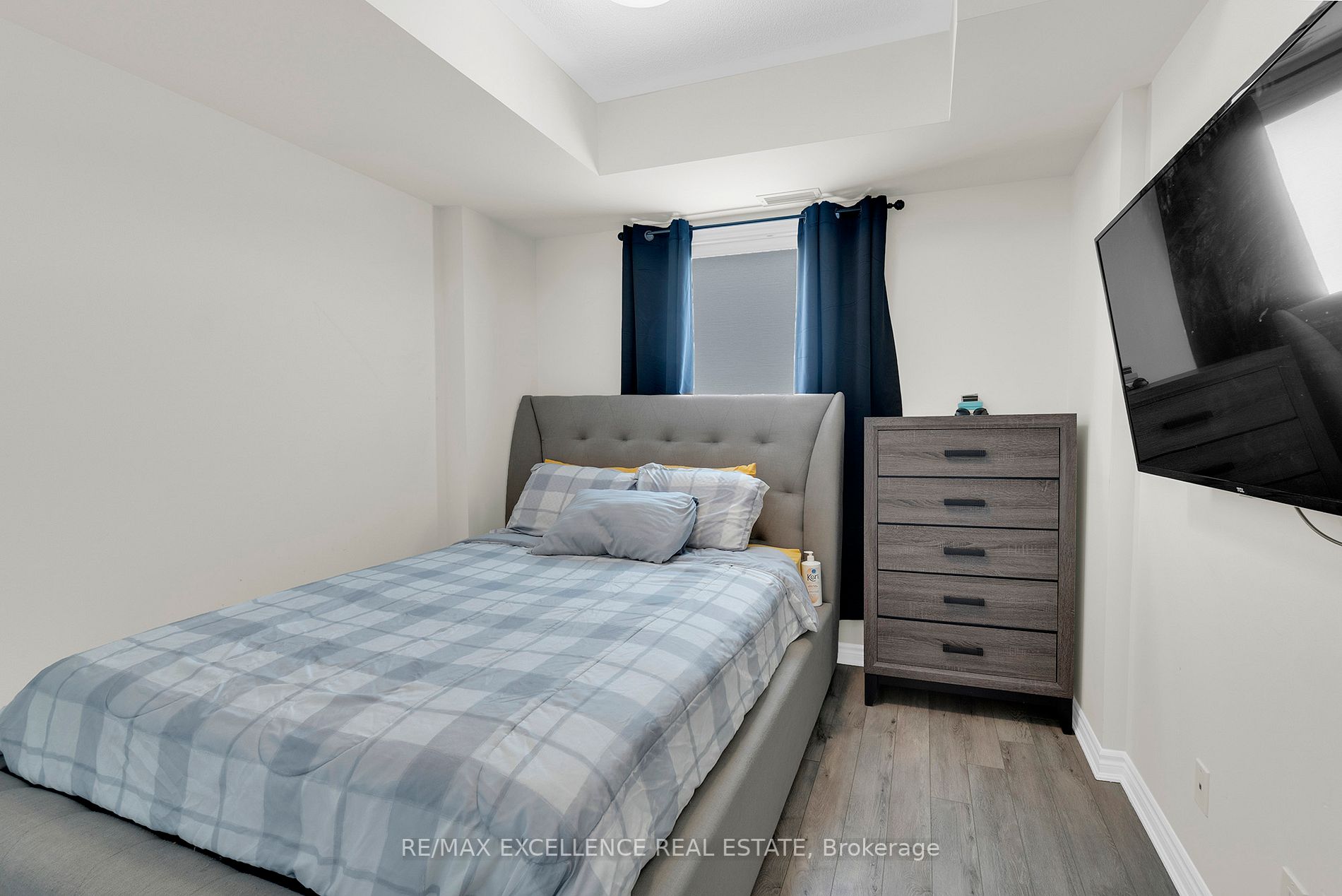 200 Lagerfeld Drive, #215